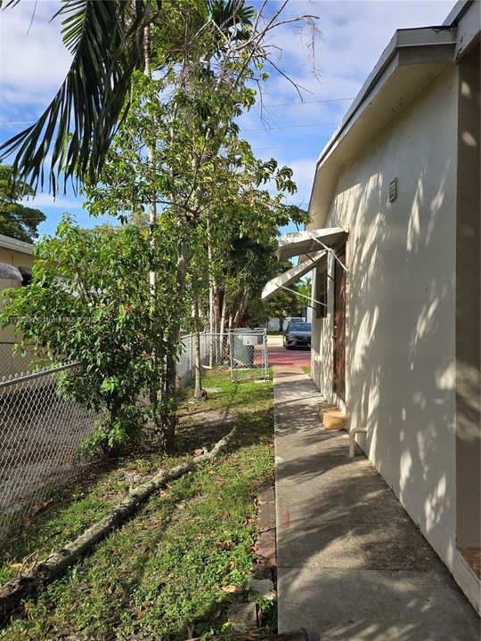 На продажу: $620,000 (3 спален, 2 ванн, 1128 Квадратных фут)