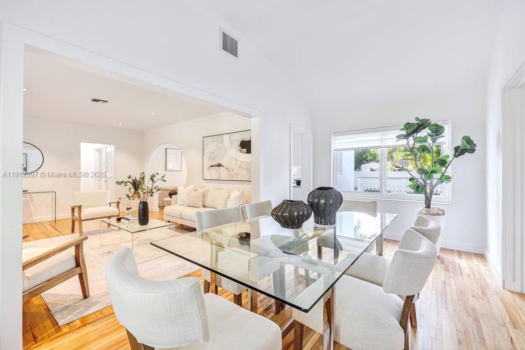 Active With Contract: $865,000 (3 beds, 1 baths, 1382 Square Feet)
