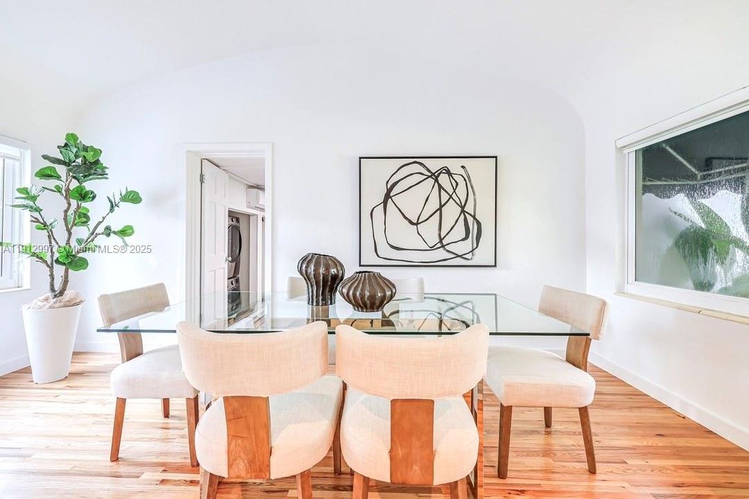 Active With Contract: $865,000 (3 beds, 1 baths, 1382 Square Feet)