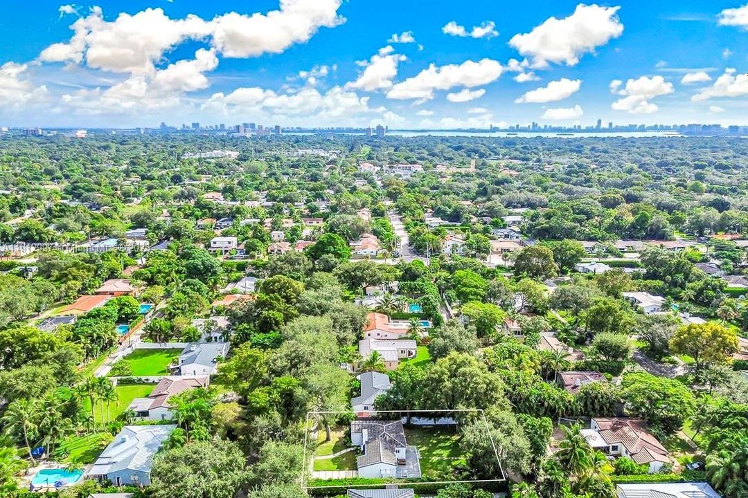 Active With Contract: $865,000 (3 beds, 1 baths, 1382 Square Feet)