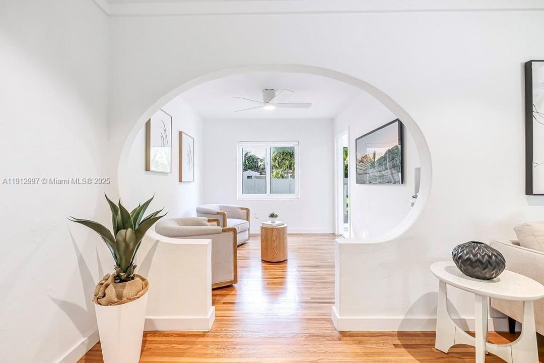 Active With Contract: $865,000 (3 beds, 1 baths, 1382 Square Feet)