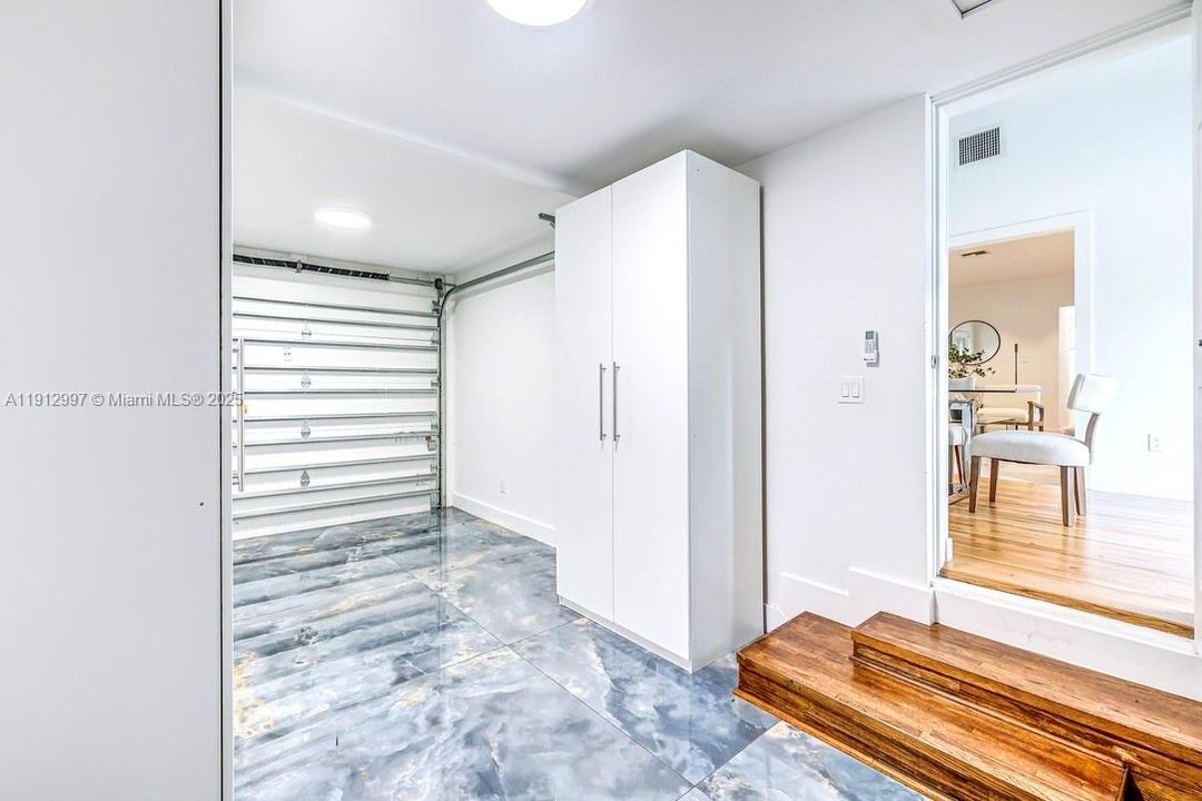 Active With Contract: $865,000 (3 beds, 1 baths, 1382 Square Feet)