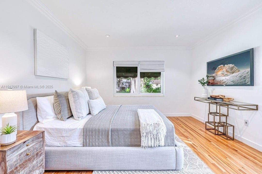 Active With Contract: $865,000 (3 beds, 1 baths, 1382 Square Feet)