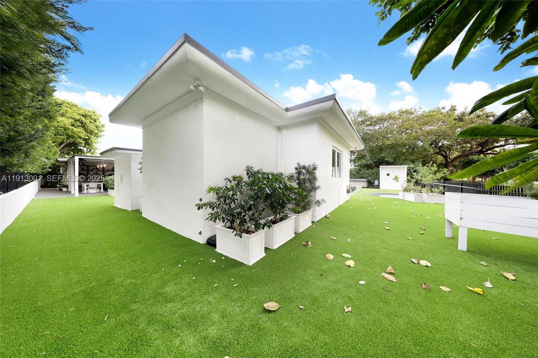 For Sale: $3,849,000 (4 beds, 3 baths, 2618 Square Feet)