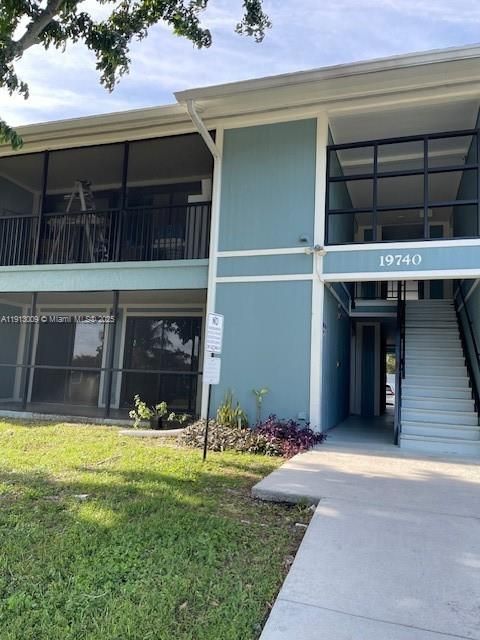 For Rent: $1,650 (1 beds, 1 baths, 620 Square Feet)