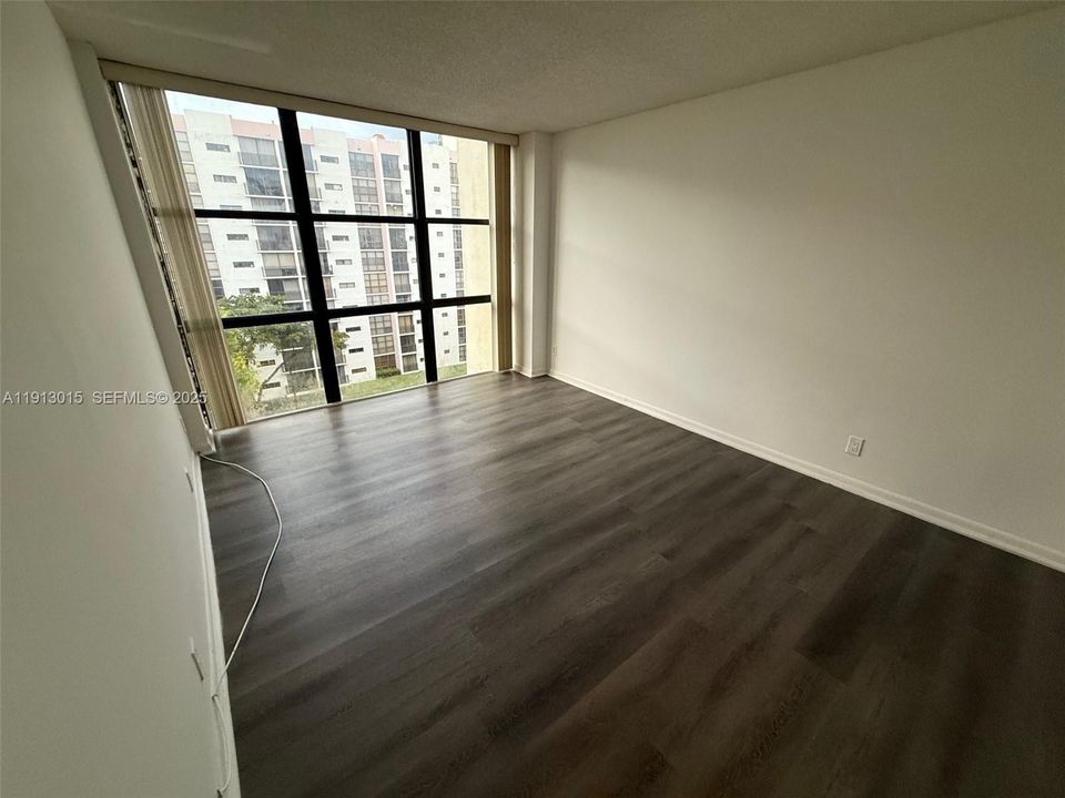 For Rent: $2,200 (2 beds, 2 baths, 1031 Square Feet)