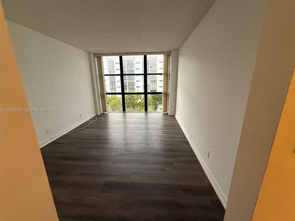 For Rent: $2,200 (2 beds, 2 baths, 1031 Square Feet)