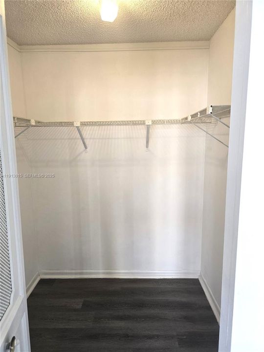 For Rent: $2,200 (2 beds, 2 baths, 1031 Square Feet)