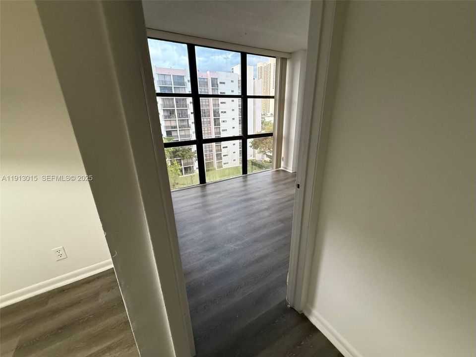 For Rent: $2,200 (2 beds, 2 baths, 1031 Square Feet)