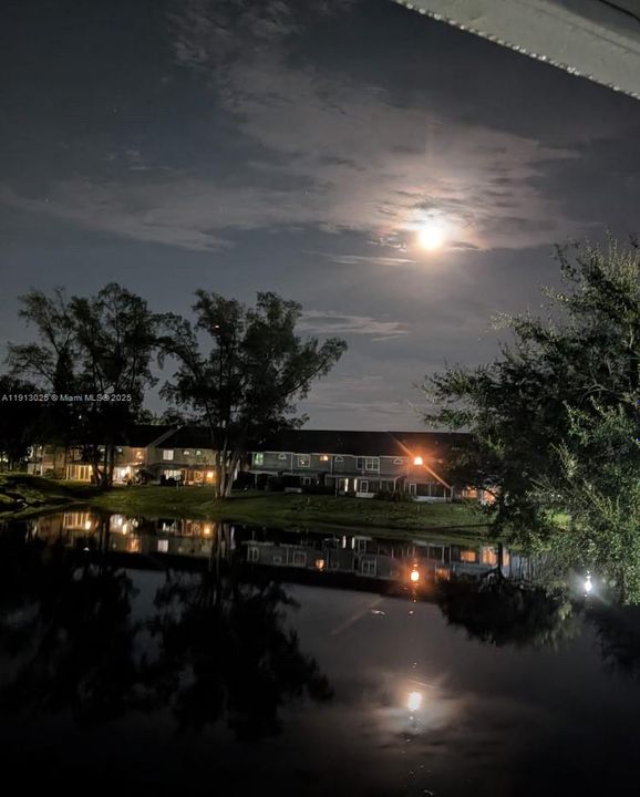 合同活跃: $550,000 (3 贝兹, 2 浴室, 1603 平方英尺)