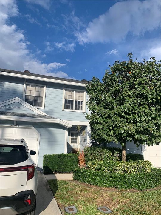 合同活跃: $550,000 (3 贝兹, 2 浴室, 1603 平方英尺)