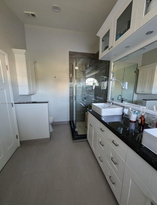 合同活跃: $550,000 (3 贝兹, 2 浴室, 1603 平方英尺)