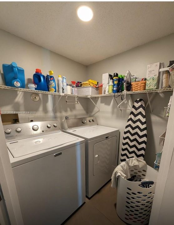 合同活跃: $550,000 (3 贝兹, 2 浴室, 1603 平方英尺)