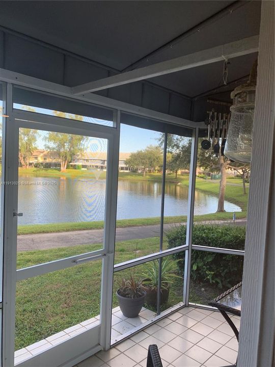 合同活跃: $550,000 (3 贝兹, 2 浴室, 1603 平方英尺)