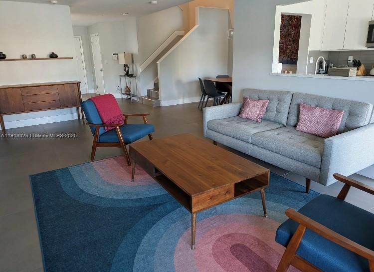 合同活跃: $550,000 (3 贝兹, 2 浴室, 1603 平方英尺)