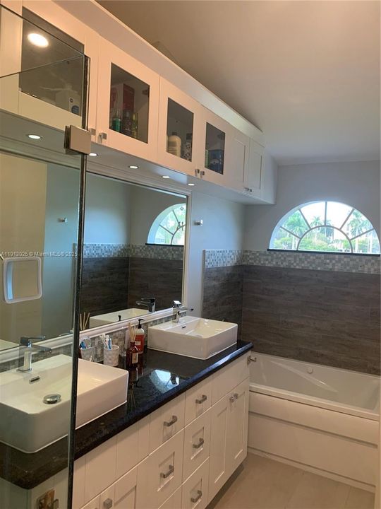 合同活跃: $550,000 (3 贝兹, 2 浴室, 1603 平方英尺)