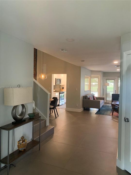 合同活跃: $550,000 (3 贝兹, 2 浴室, 1603 平方英尺)