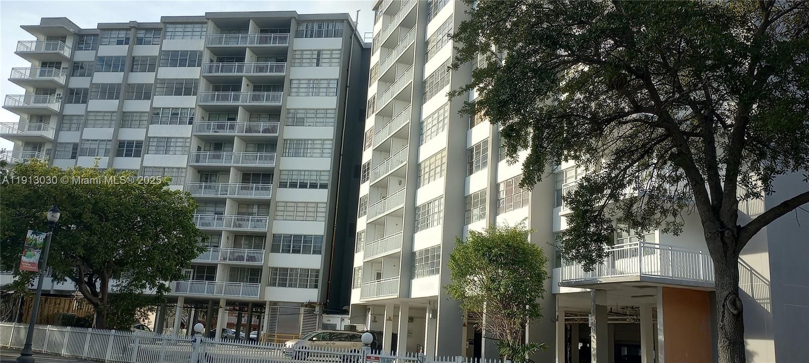 For Sale: $137,000 (1 beds, 1 baths, 790 Square Feet)