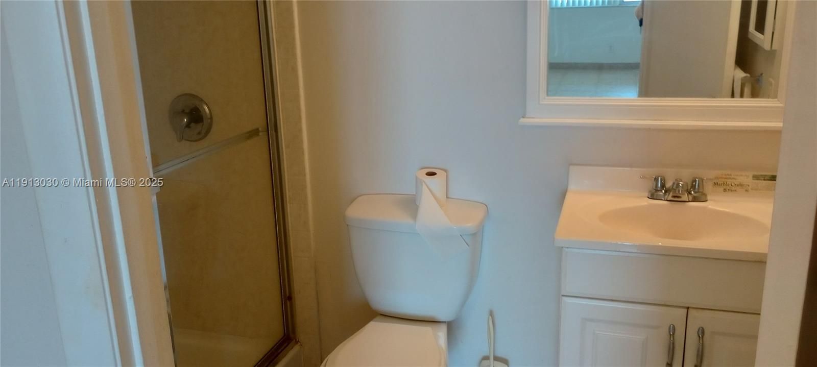 For Sale: $137,000 (1 beds, 1 baths, 790 Square Feet)