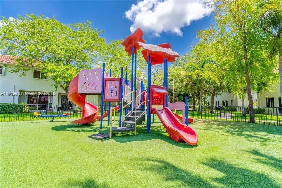 В аренду: $2,900 (4 спален, 3 ванн, 1694 Квадратных фут)