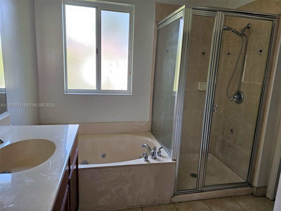 В аренду: $2,900 (4 спален, 3 ванн, 1694 Квадратных фут)