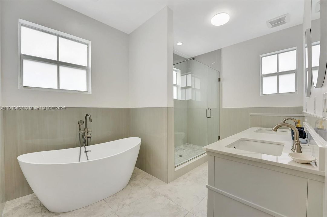 Active With Contract: $5,250 (4 beds, 4 baths, 2400 Square Feet)