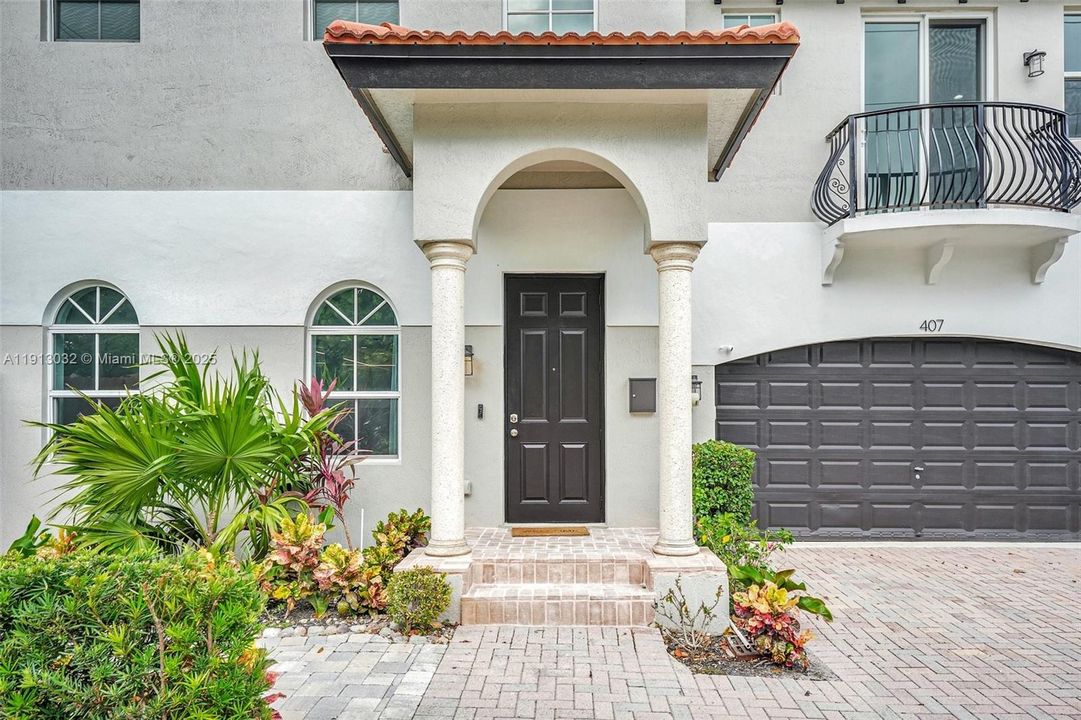 Active With Contract: $5,250 (4 beds, 4 baths, 2400 Square Feet)