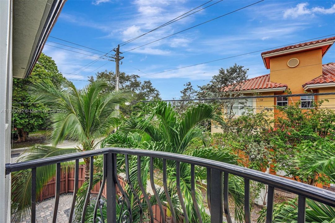 Active With Contract: $5,250 (4 beds, 4 baths, 2400 Square Feet)