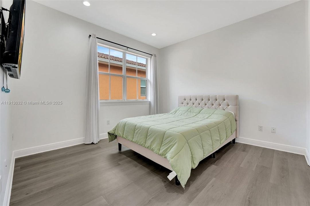 Active With Contract: $5,250 (4 beds, 4 baths, 2400 Square Feet)