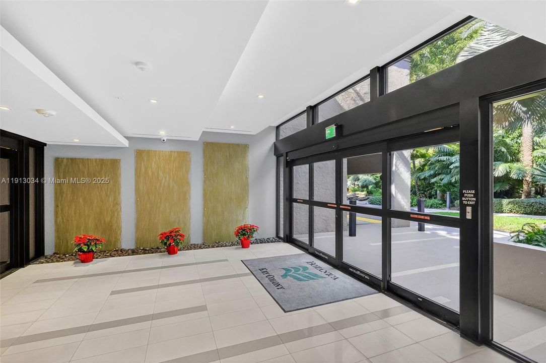 待售: $1,210,000 (2 贝兹, 2 浴室, 1600 平方英尺)