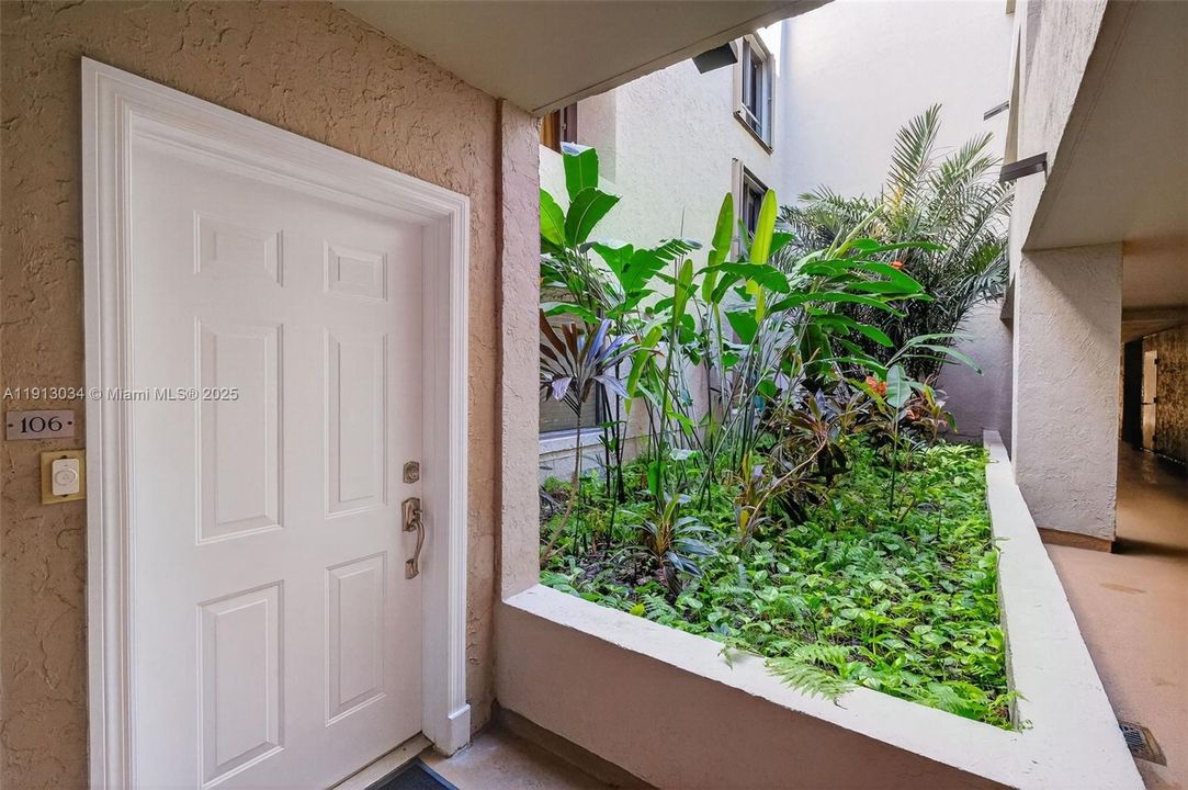 待售: $1,210,000 (2 贝兹, 2 浴室, 1600 平方英尺)