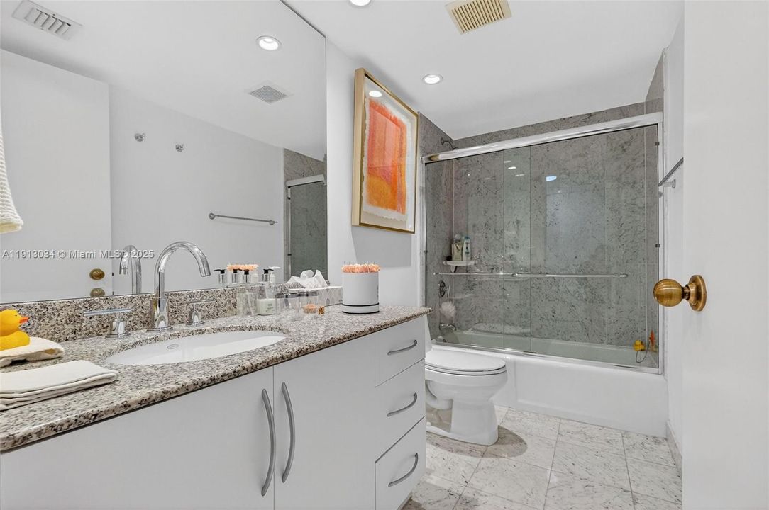 待售: $1,210,000 (2 贝兹, 2 浴室, 1600 平方英尺)