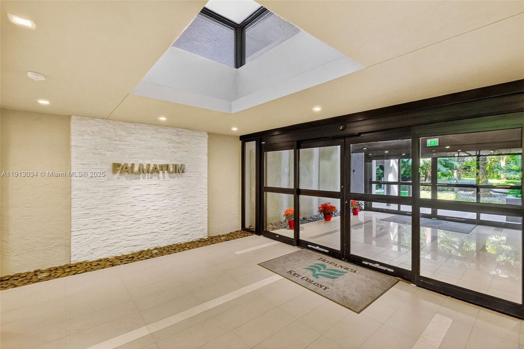 待售: $1,210,000 (2 贝兹, 2 浴室, 1600 平方英尺)