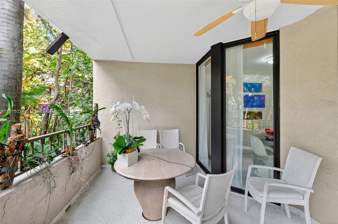 待售: $1,210,000 (2 贝兹, 2 浴室, 1600 平方英尺)