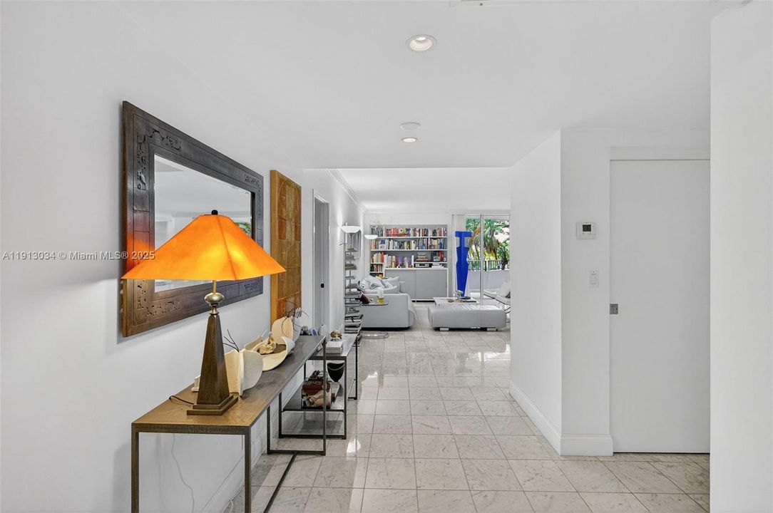 待售: $1,210,000 (2 贝兹, 2 浴室, 1600 平方英尺)