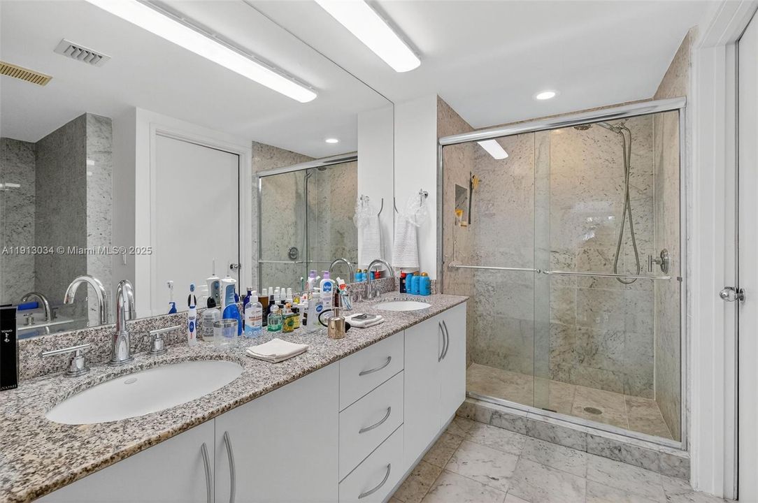 待售: $1,210,000 (2 贝兹, 2 浴室, 1600 平方英尺)