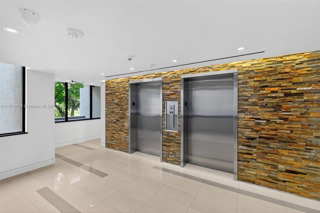 待售: $1,210,000 (2 贝兹, 2 浴室, 1600 平方英尺)