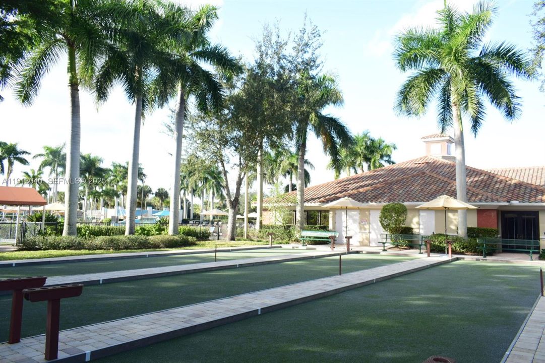 待售: $255,000 (2 贝兹, 2 浴室, 1055 平方英尺)