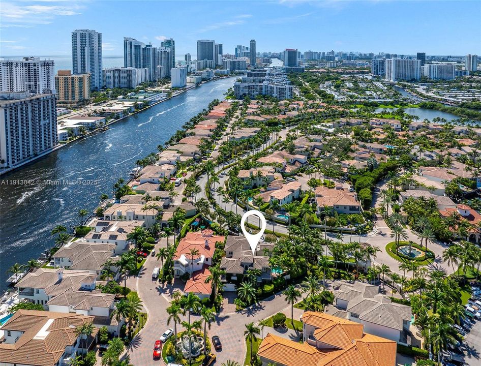 En Venta: $3,495,000 (6 camas, 6 baños, 4964 Pies cuadrados)