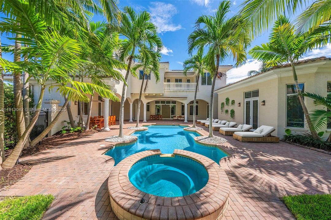 En Venta: $3,495,000 (6 camas, 6 baños, 4964 Pies cuadrados)