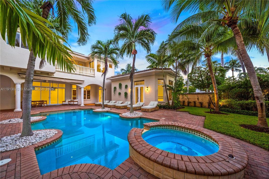 En Venta: $3,495,000 (6 camas, 6 baños, 4964 Pies cuadrados)