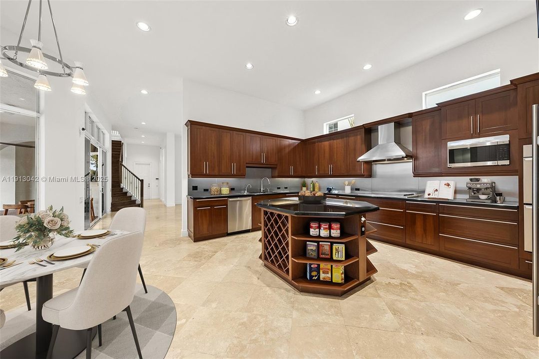 En Venta: $3,495,000 (6 camas, 6 baños, 4964 Pies cuadrados)