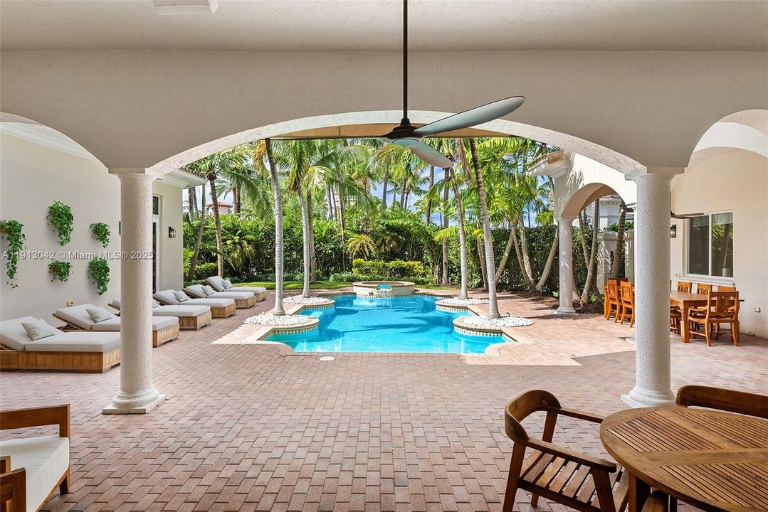 En Venta: $3,495,000 (6 camas, 6 baños, 4964 Pies cuadrados)