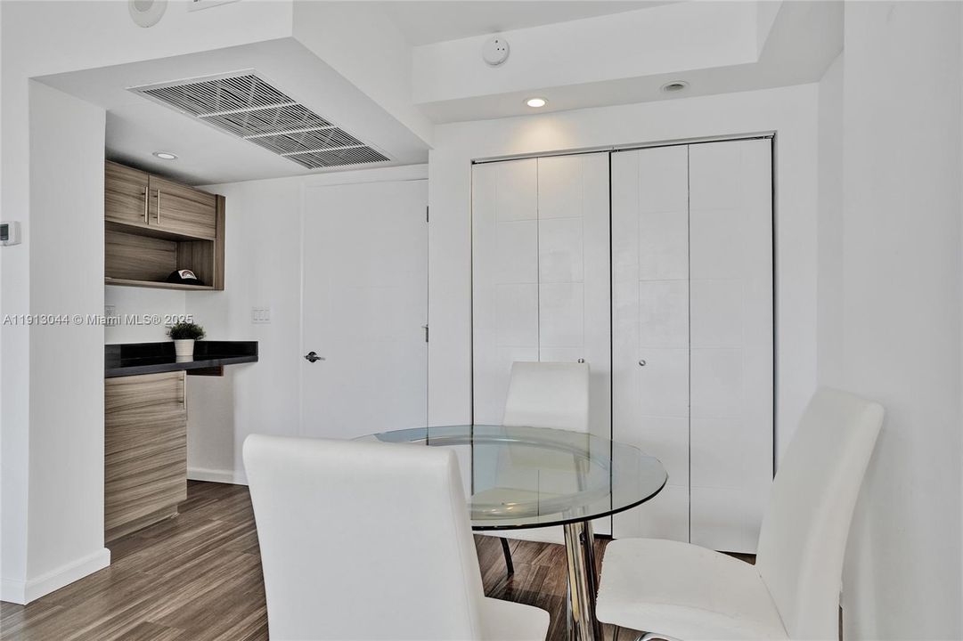 待售: $649,500 (3 贝兹, 2 浴室, 1526 平方英尺)