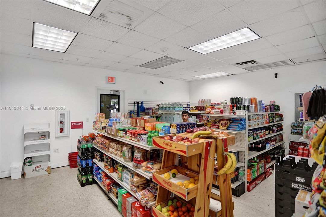 待售: $649,500 (3 贝兹, 2 浴室, 1526 平方英尺)