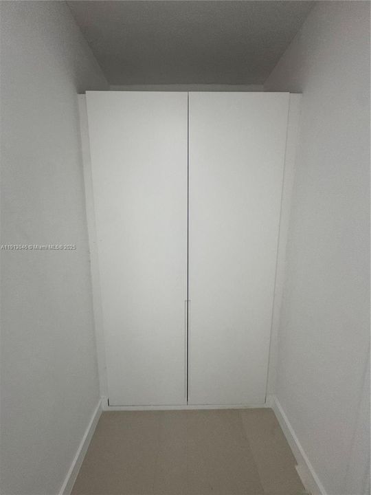 Recently Rented: $1,800 (1 beds, 1 baths, 0 Square Feet)