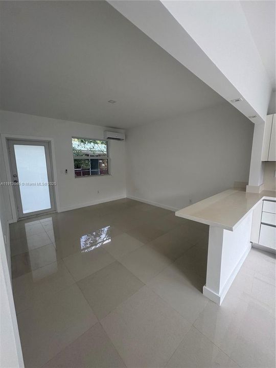 Recently Rented: $1,800 (1 beds, 1 baths, 0 Square Feet)