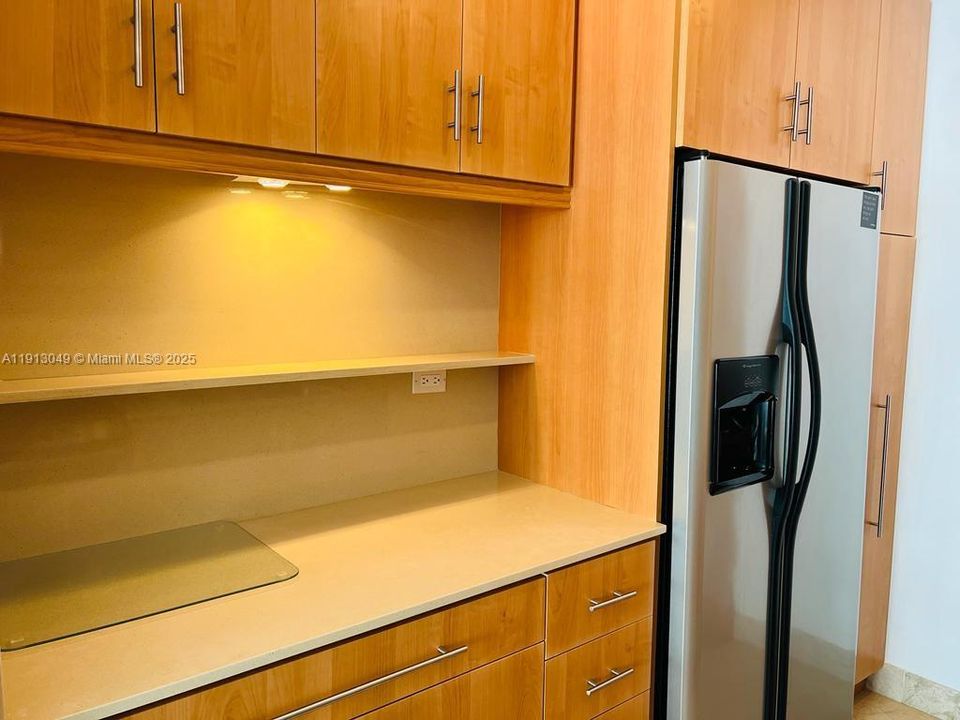 Recently Rented: $2,300 (0 beds, 1 baths, 480 Square Feet)