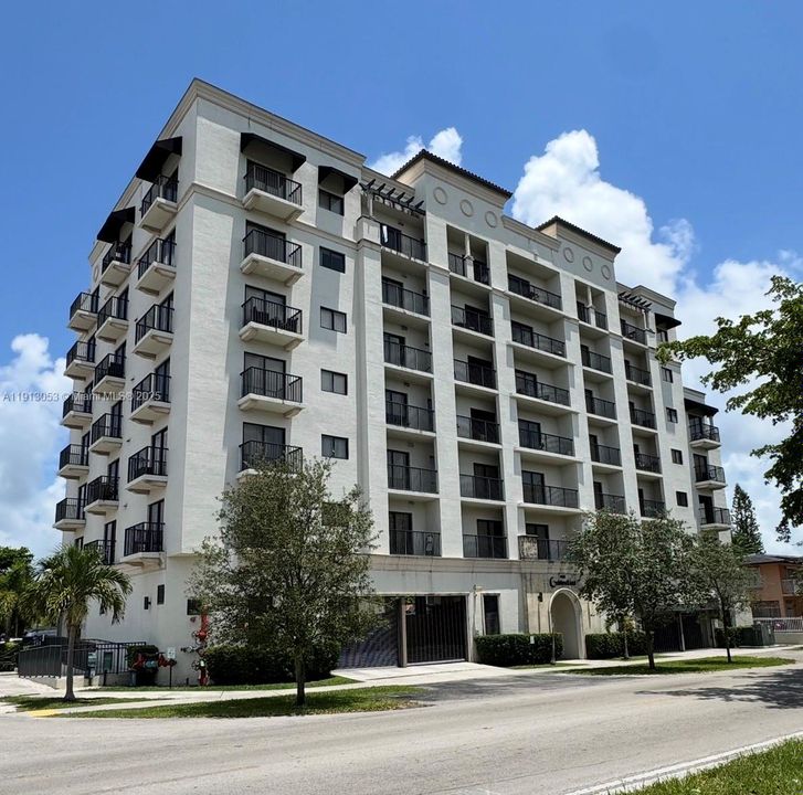 Active With Contract: $2,299 (1 beds, 1 baths, 61655 Square Feet)