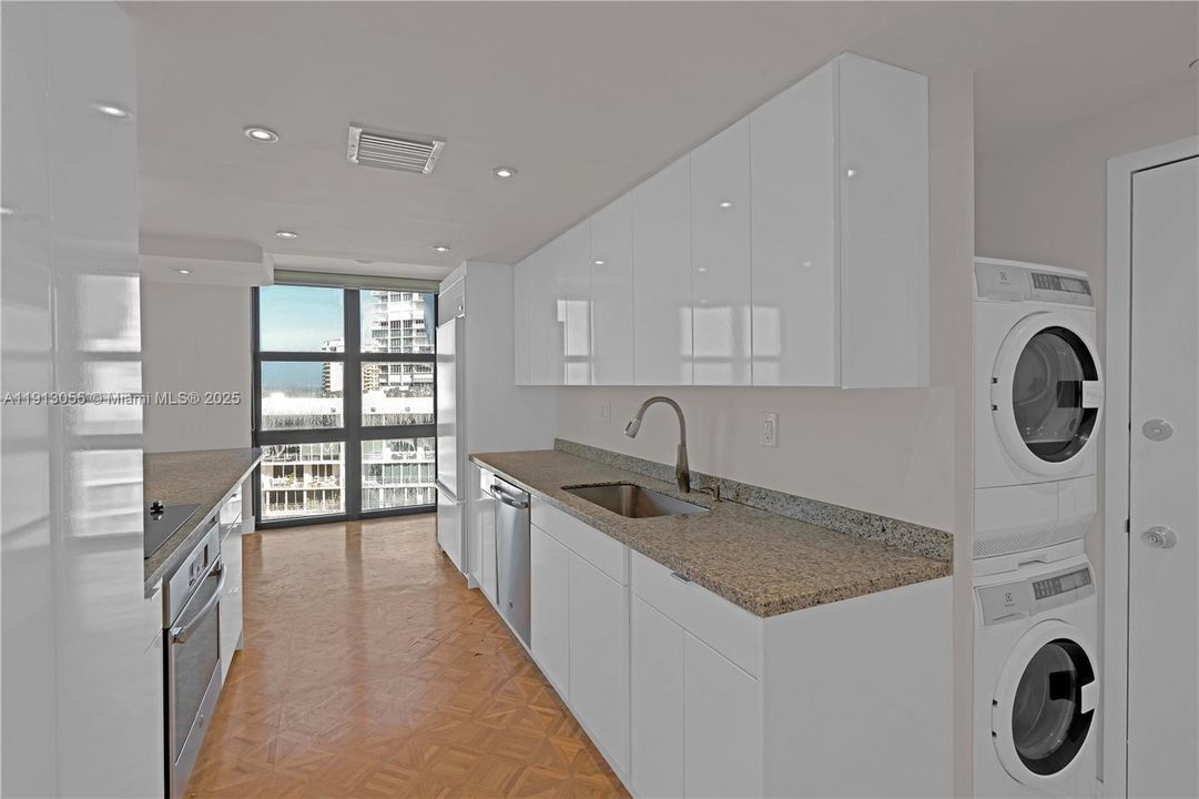 For Rent: $6,500 (2 beds, 2 baths, 1782 Square Feet)